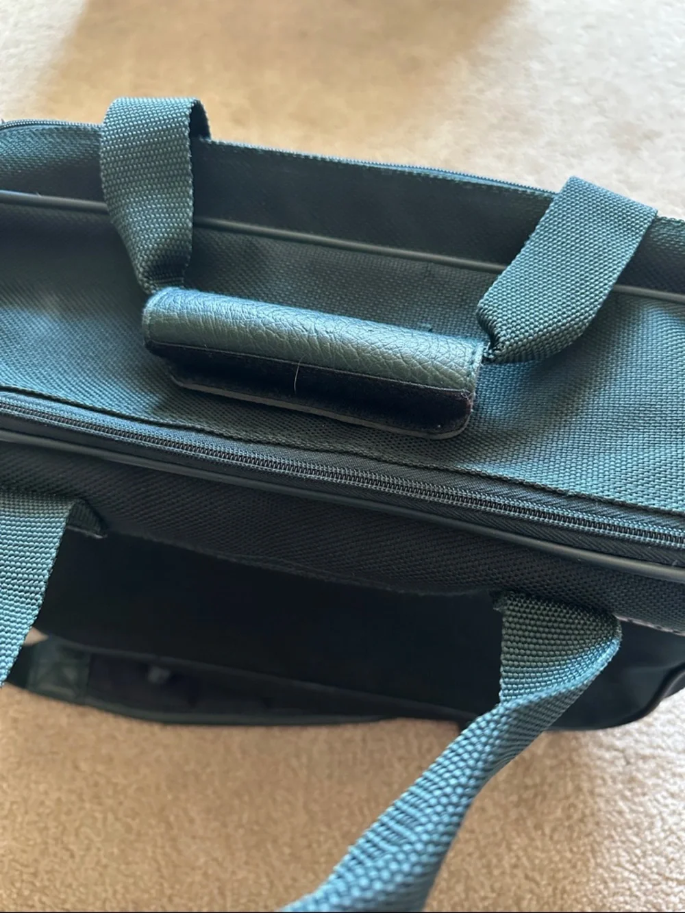 Samsonite Dark Green Laptop Briefcase with Shoulder Strap